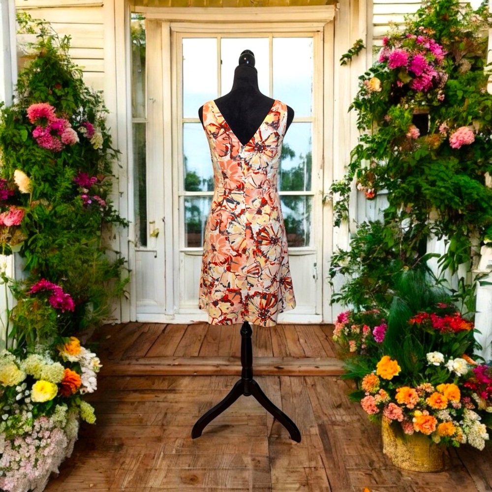 Loft Dress - Picture 2 of 10